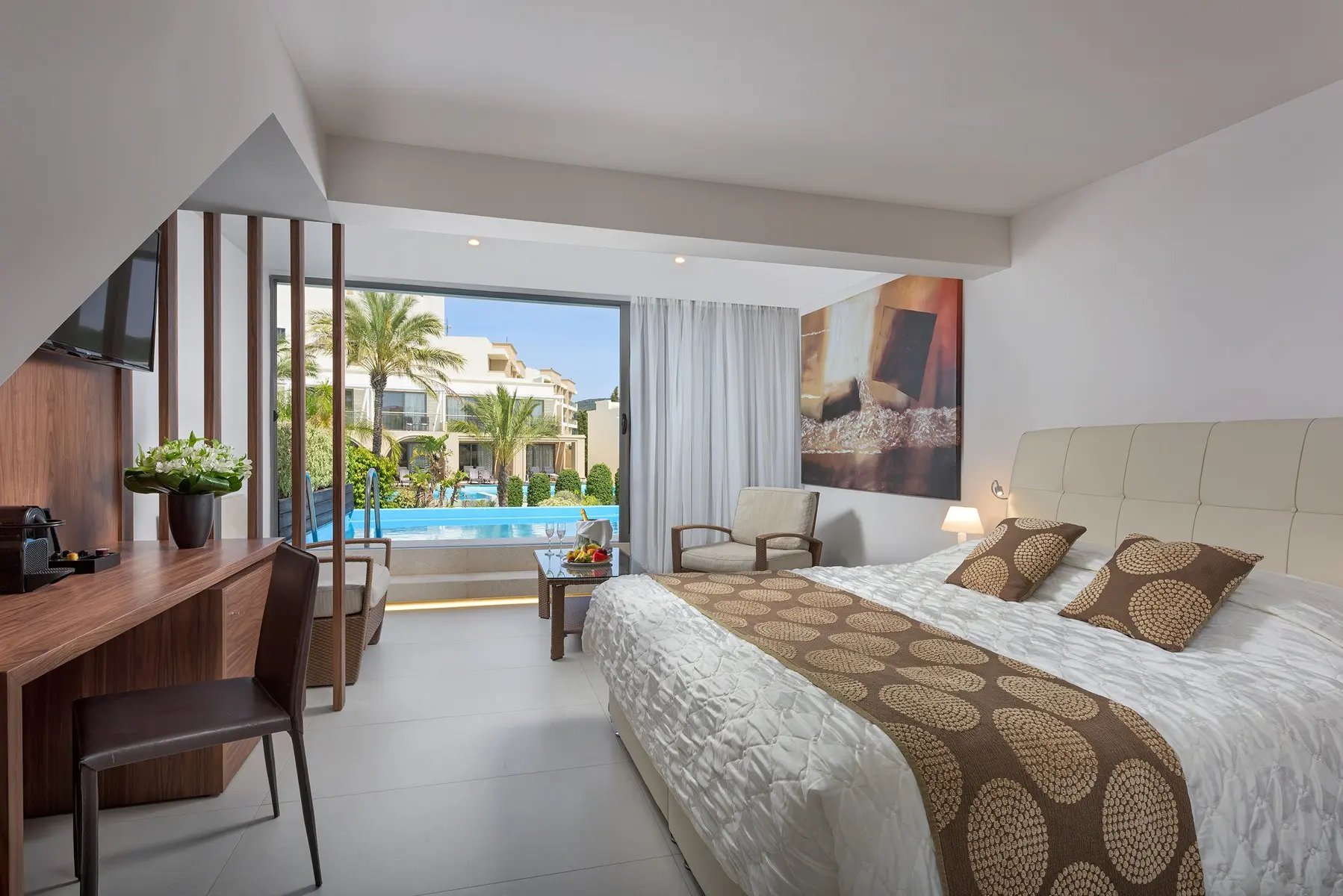 Pokój w hotelu The Ixian Grand & All Suites