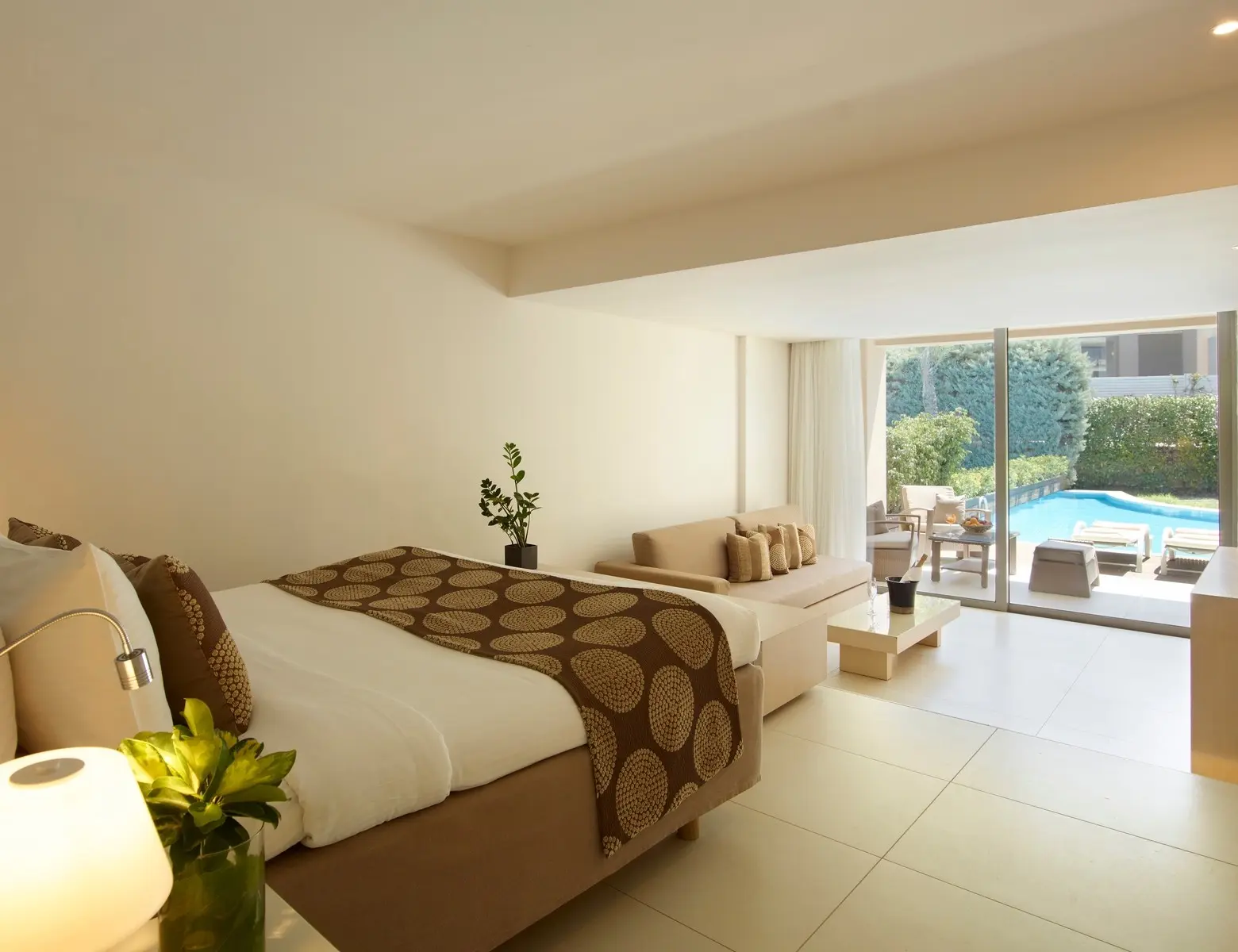 Pokój w hotelu The Ixian Grand & All Suites