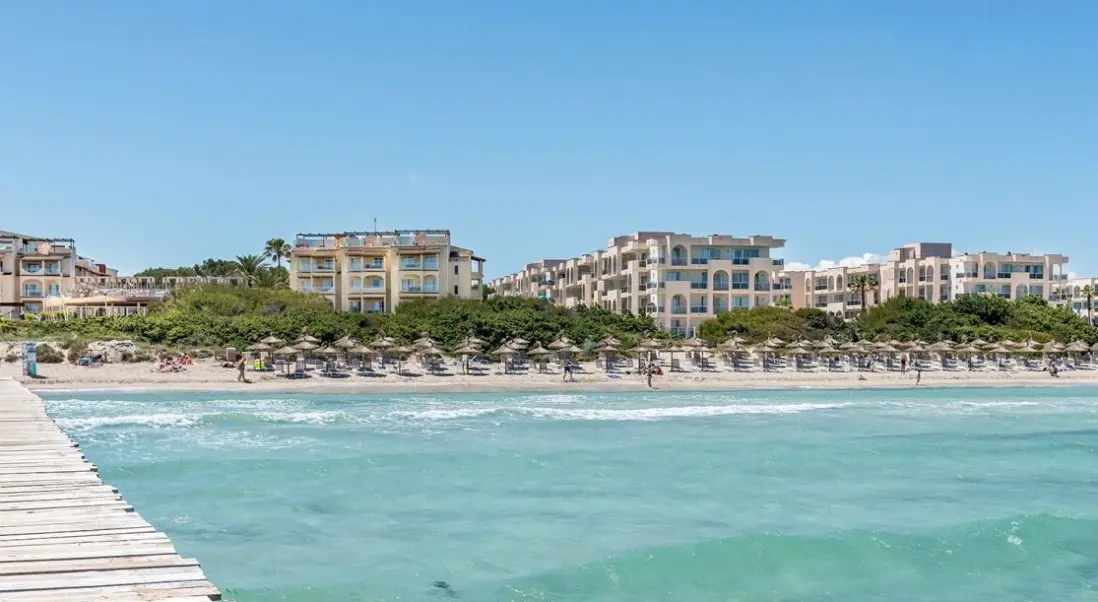 Plaża przy hotelu TUI Blue Alcudia Pins