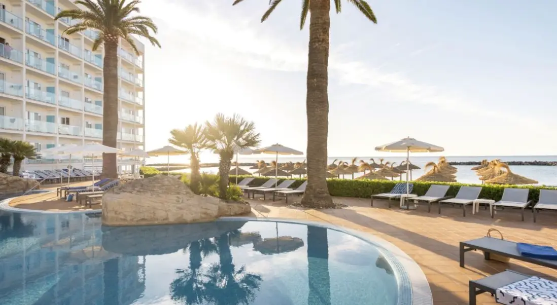 Basen w hotelu TUI Blue Levante
