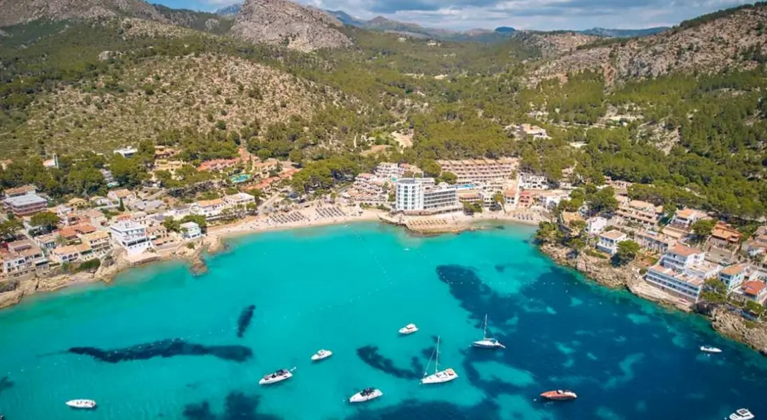 Plaża przy hotelu Universal Aquamarin