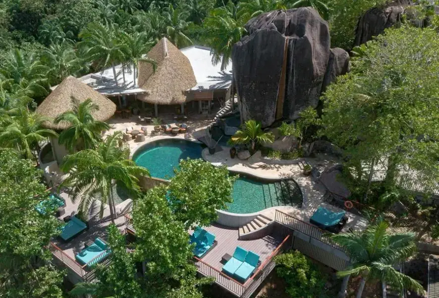 Basen w hotelu Valmer Resort