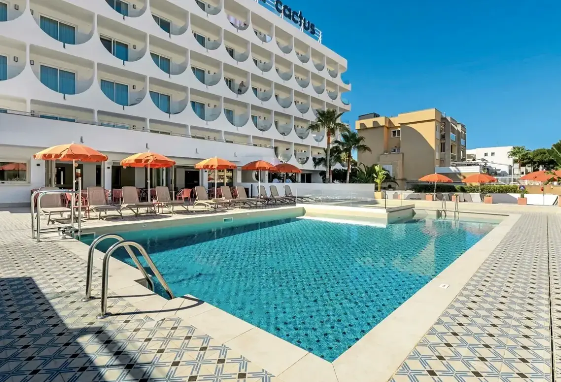 Basen w hotelu Vibra Palma Cactus