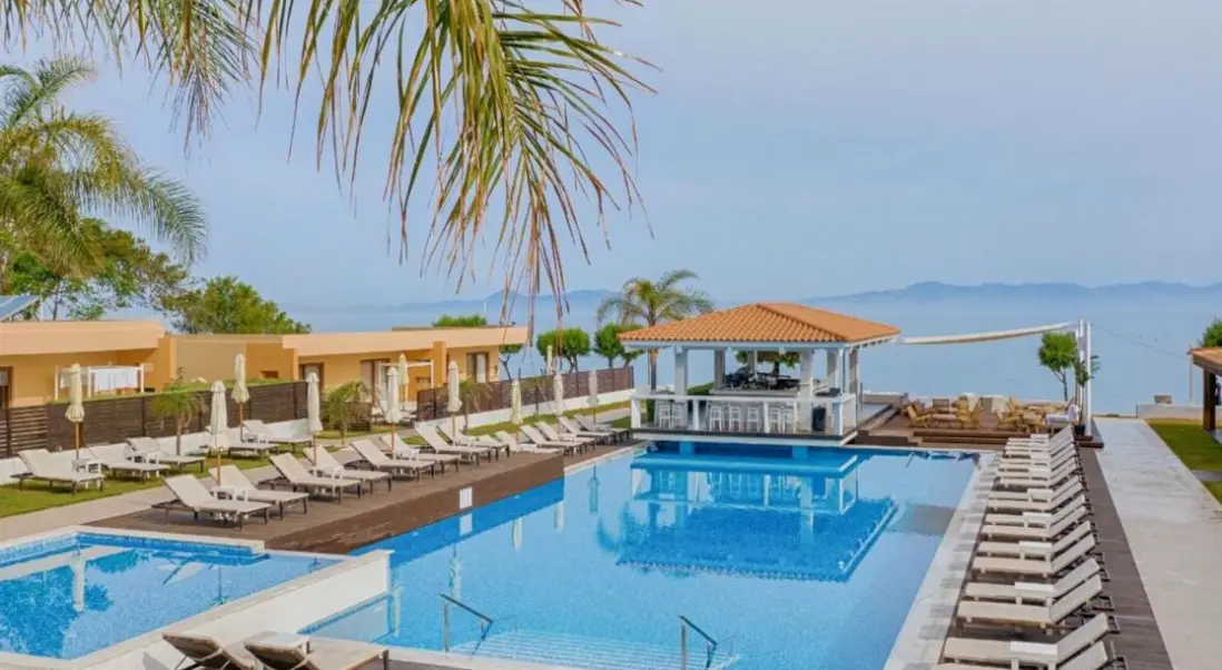 Basen w hotelu Villa di Mare
