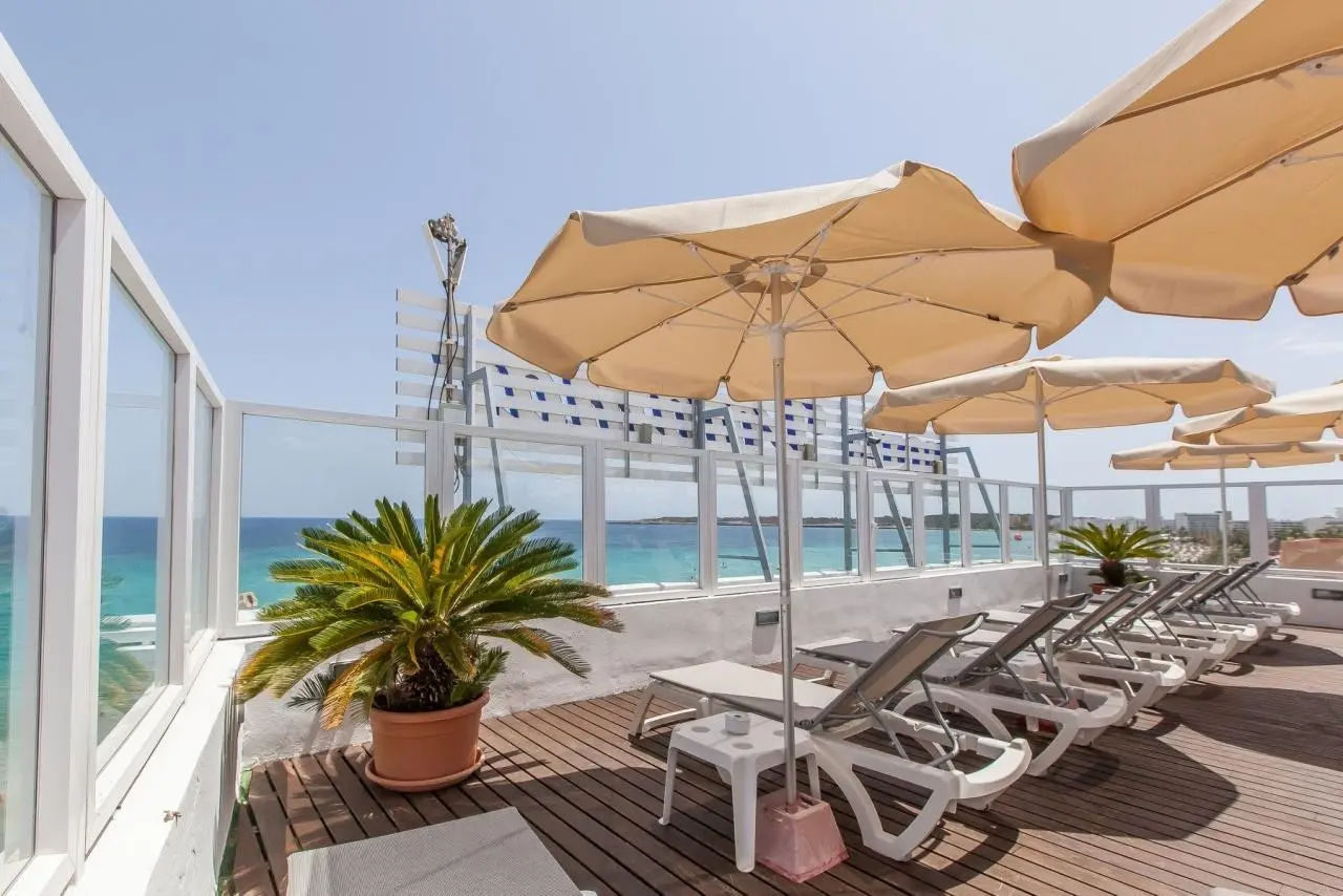 Plaża przy hotelu Voramar