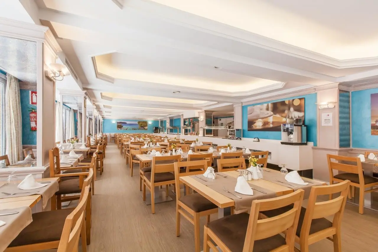 Restauracja i jedzenie w hotelu Voramar
