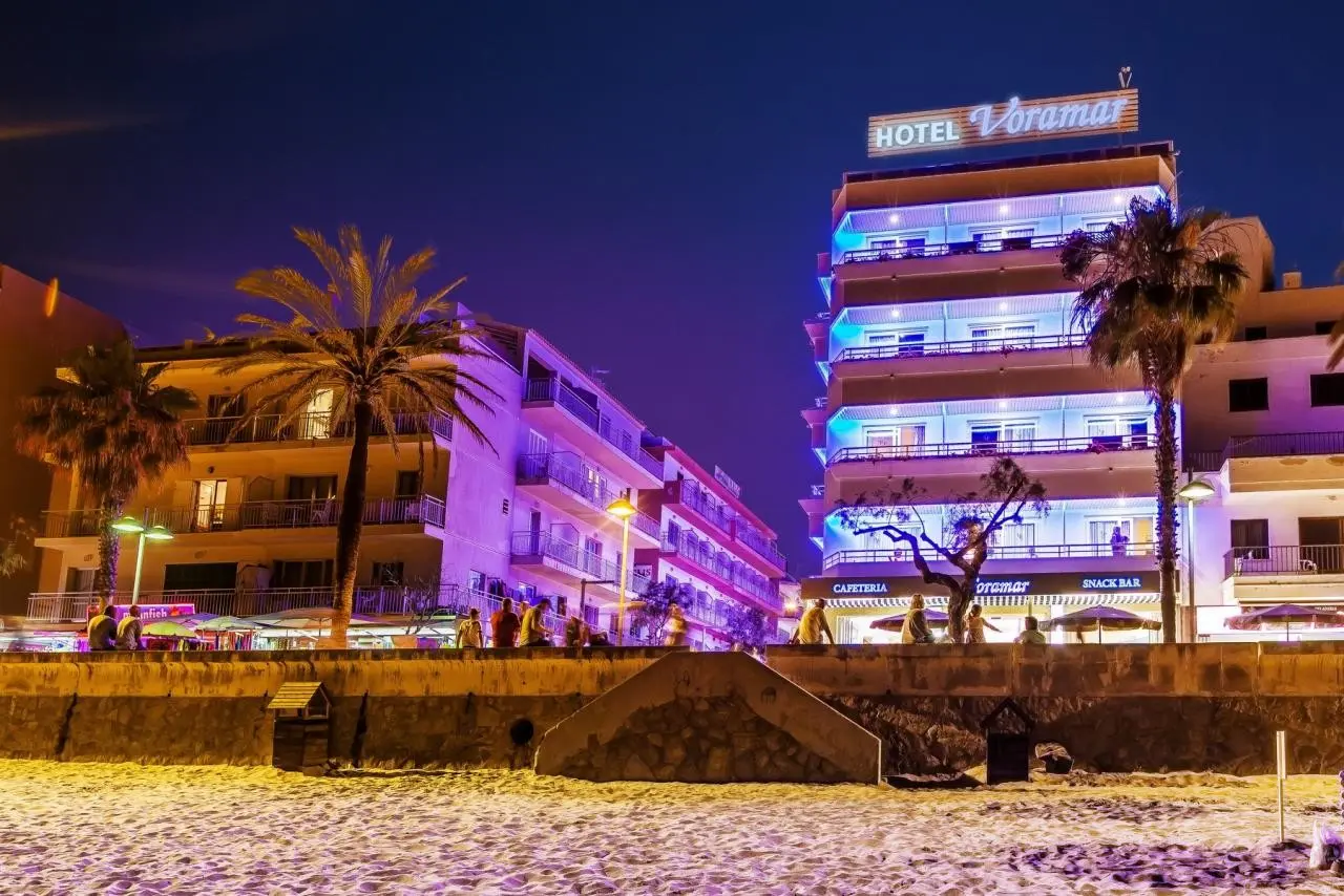 Plaża przy hotelu Voramar