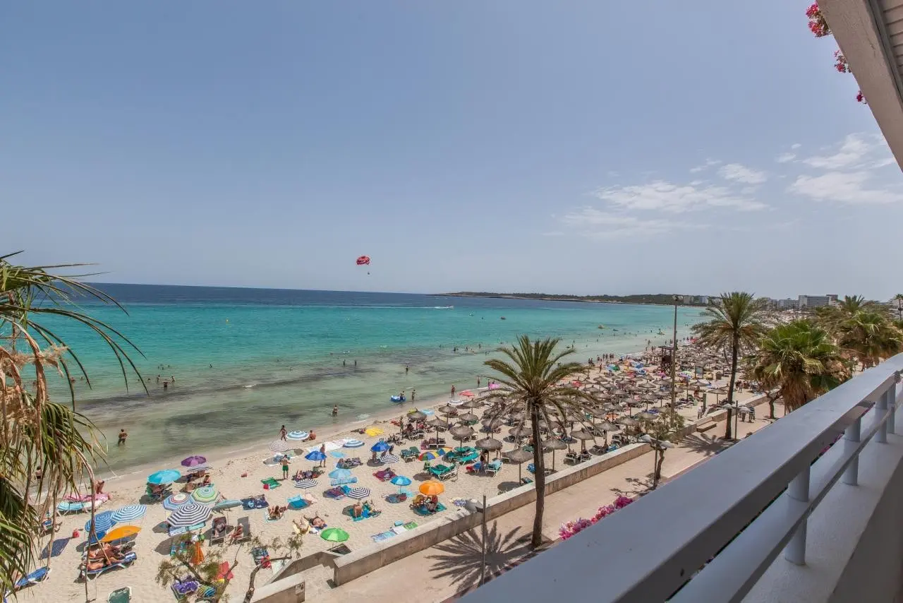 Widok z hotelu Voramar