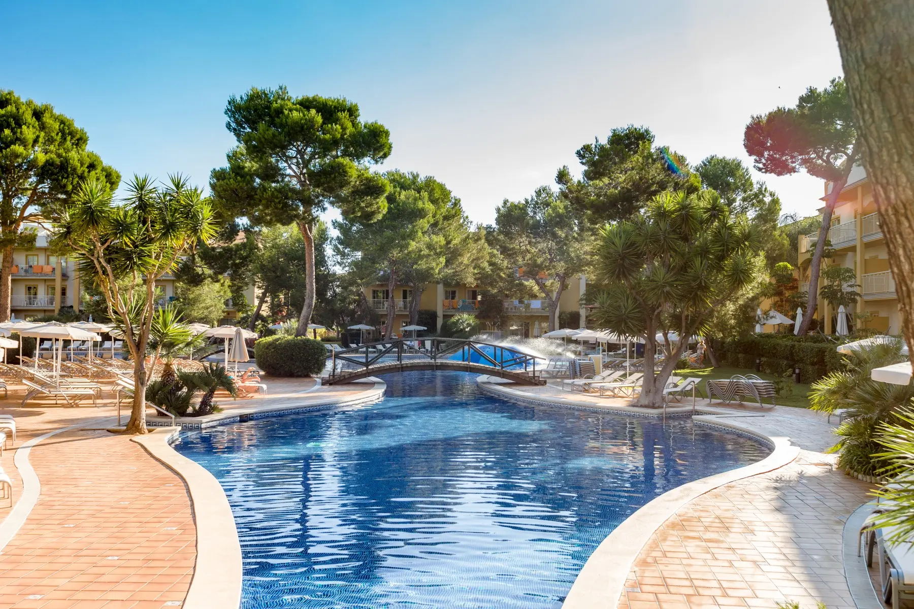 Basen w hotelu Zafiro Mallorca
