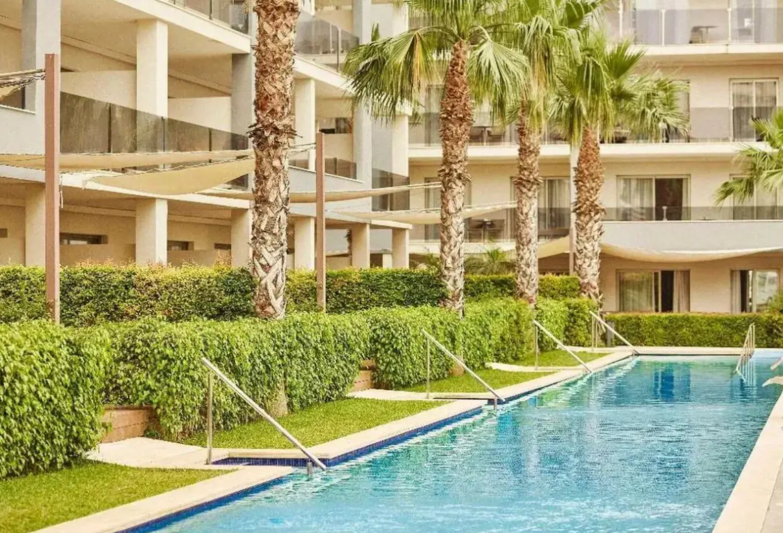 Basen w hotelu Zafiro Palace Alcudia