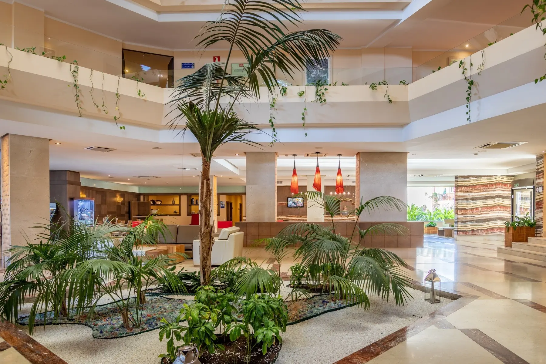 Zafiro Tropic — ZAFIRO TROPIC