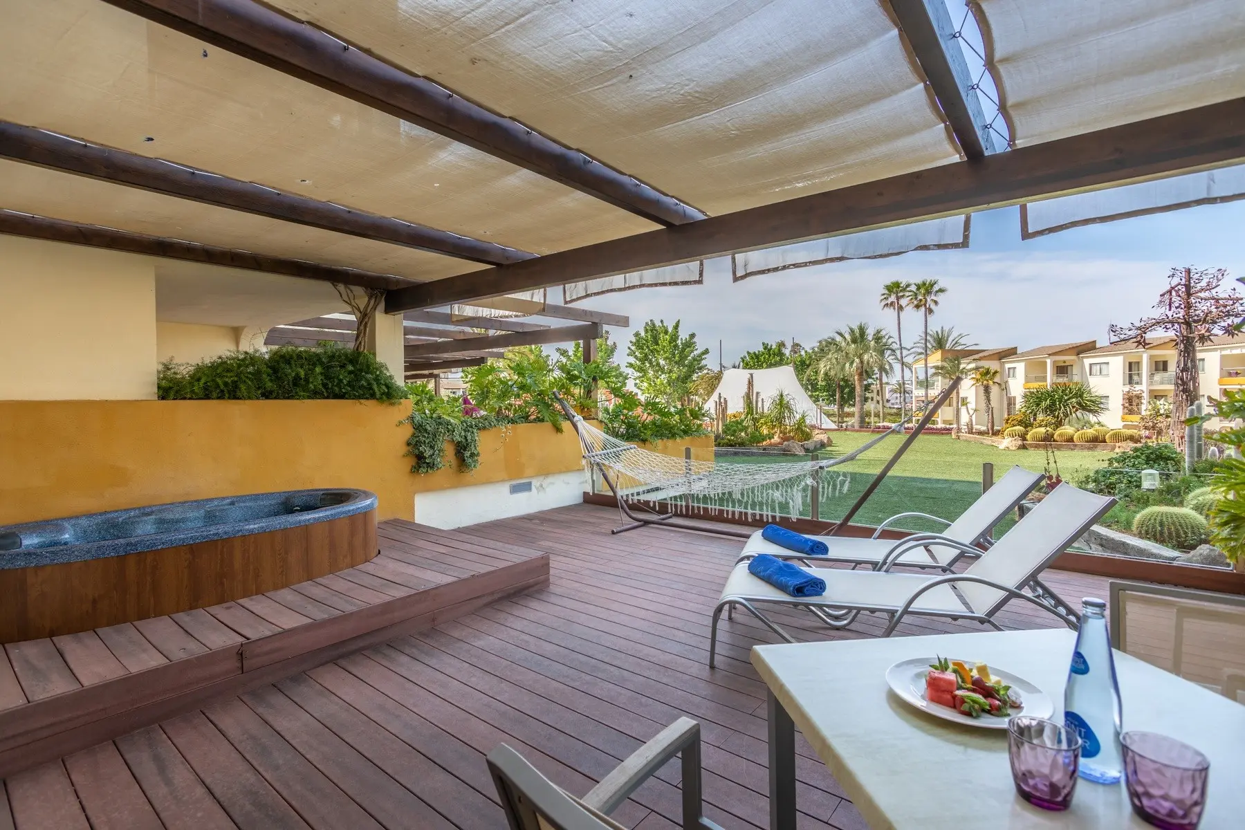 Zafiro Tropic — ZAFIRO TROPIC