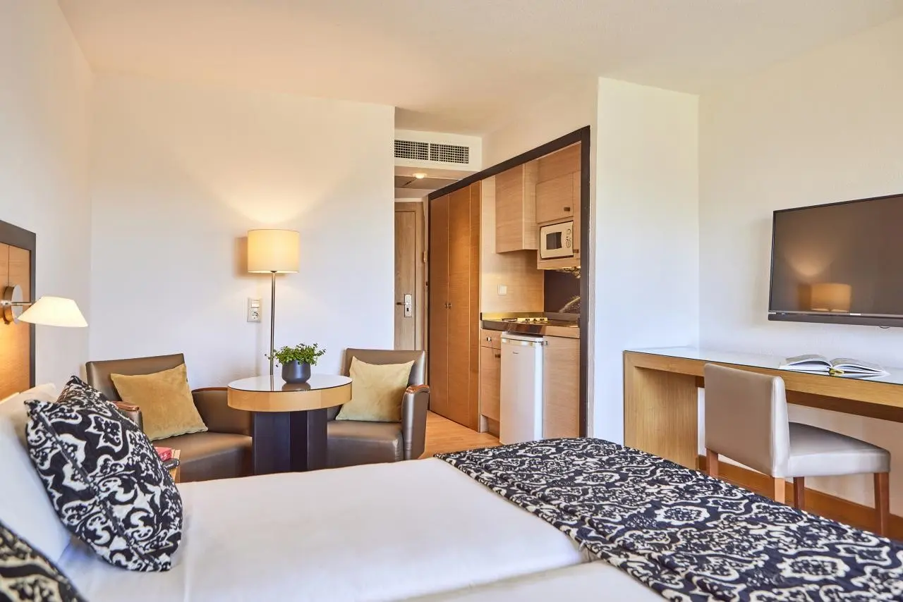 Zafiro Tropic — ZAFIRO TROPIC