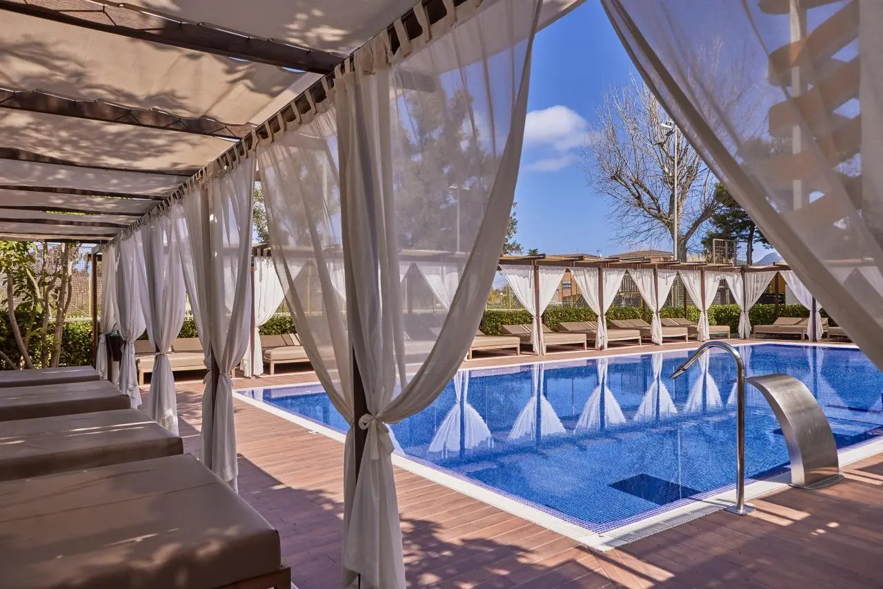 Zafiro Tropic — ZAFIRO TROPIC