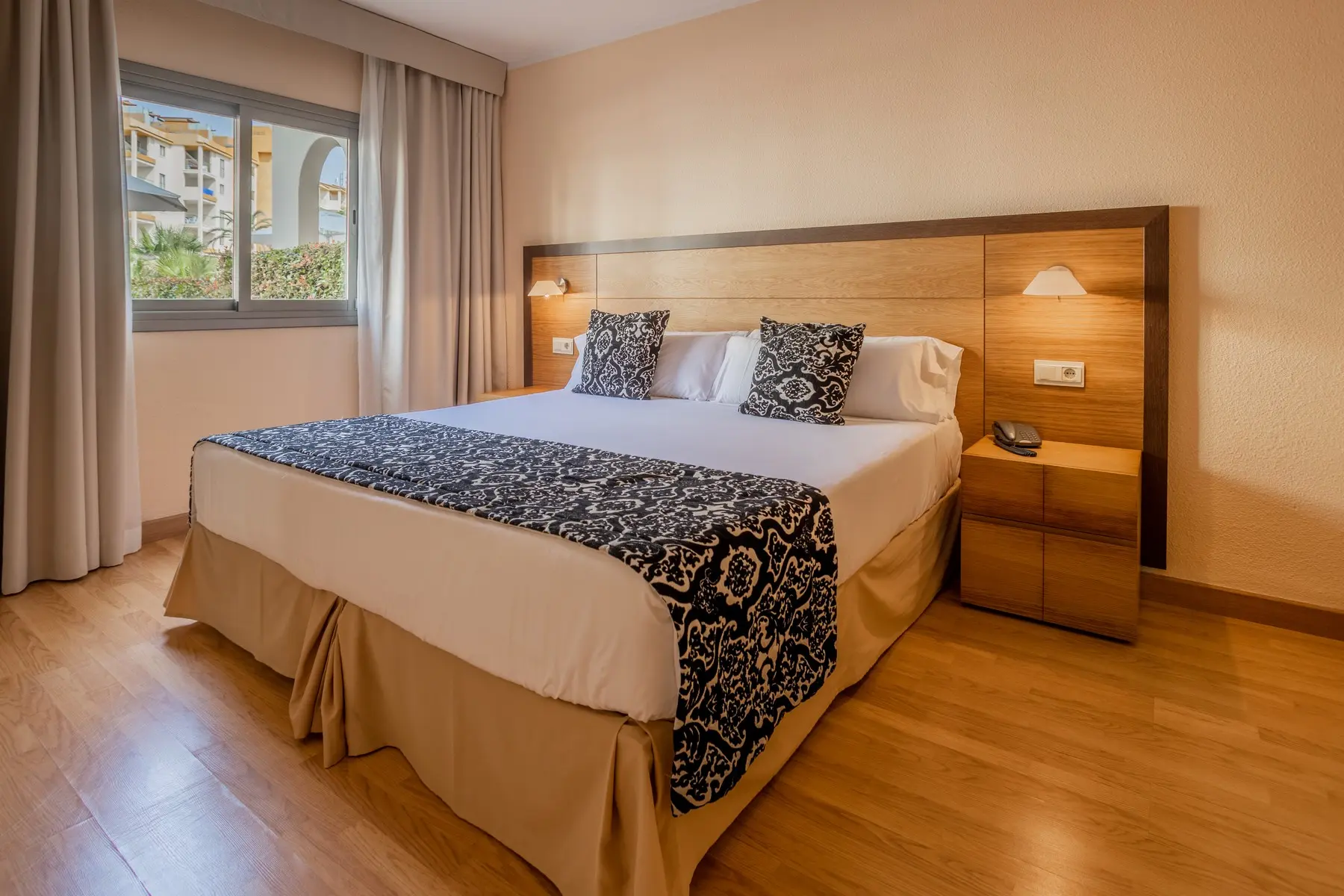 Zafiro Tropic — ZAFIRO TROPIC