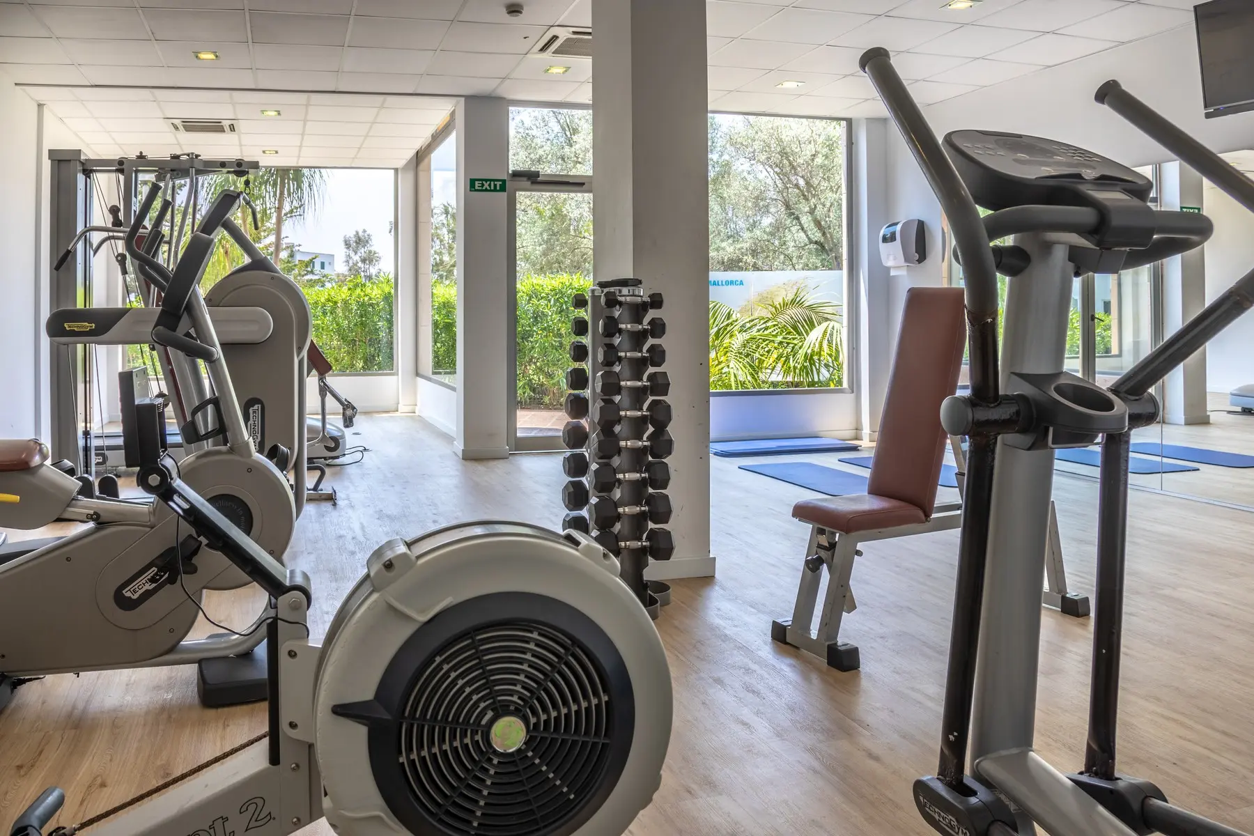 Zafiro Tropic — ZAFIRO TROPIC