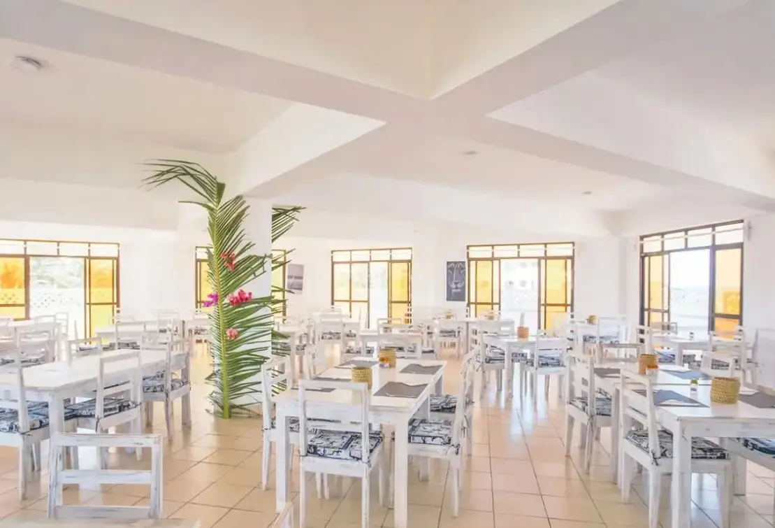 Restauracja i jedzenie w hotelu Ahg Lion Beach Resort