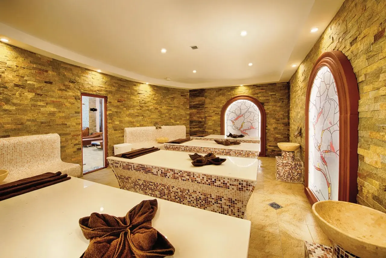 Alua Helios Bay — ALUA HELIOS BAY