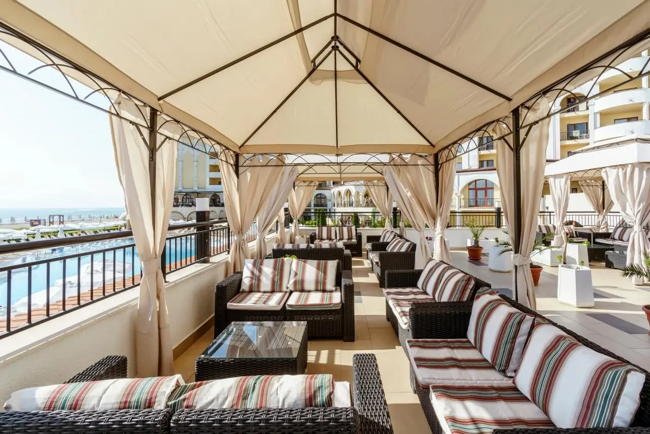 Alua Helios Bay — ALUA HELIOS BAY