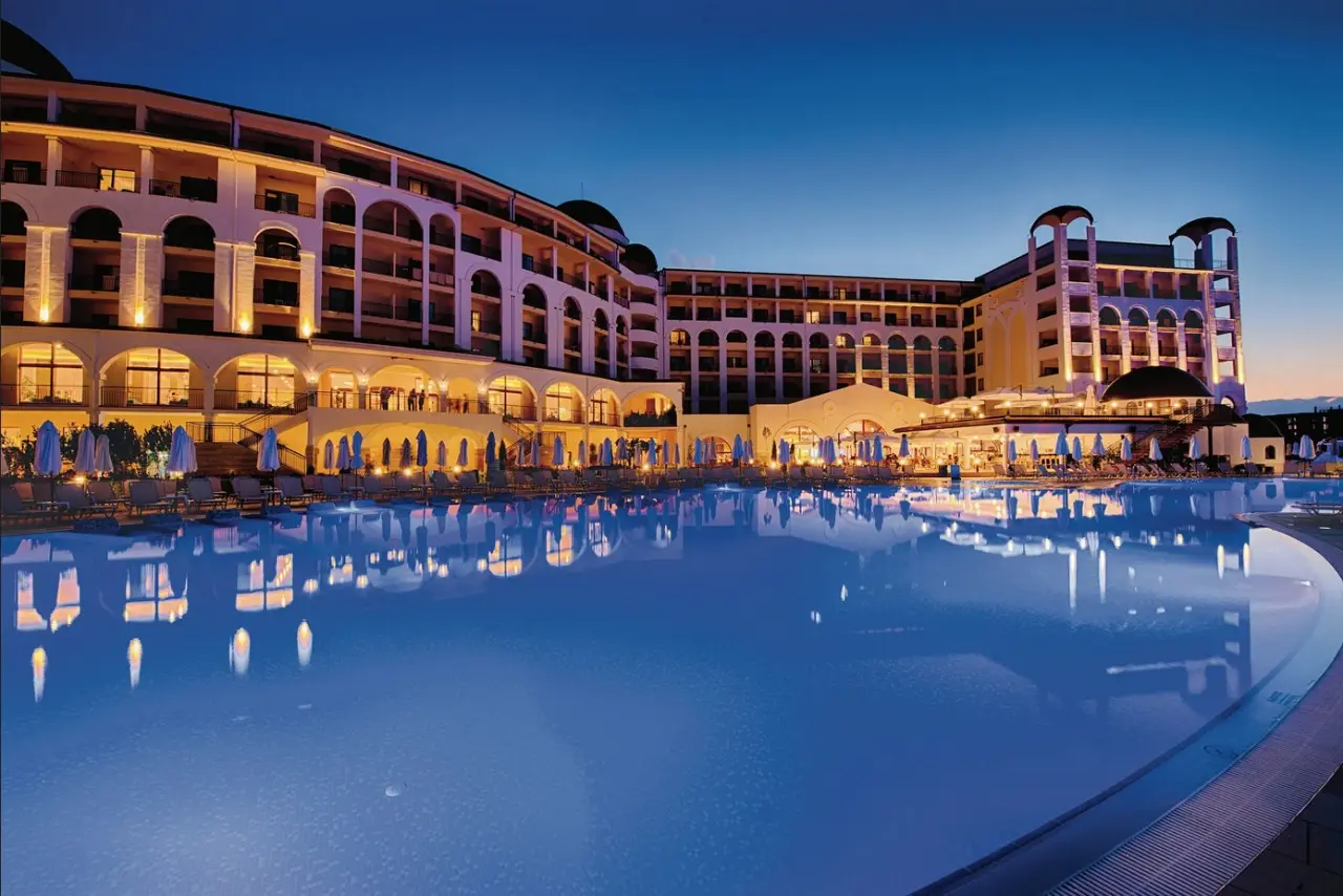 Alua Helios Bay — ALUA HELIOS BAY