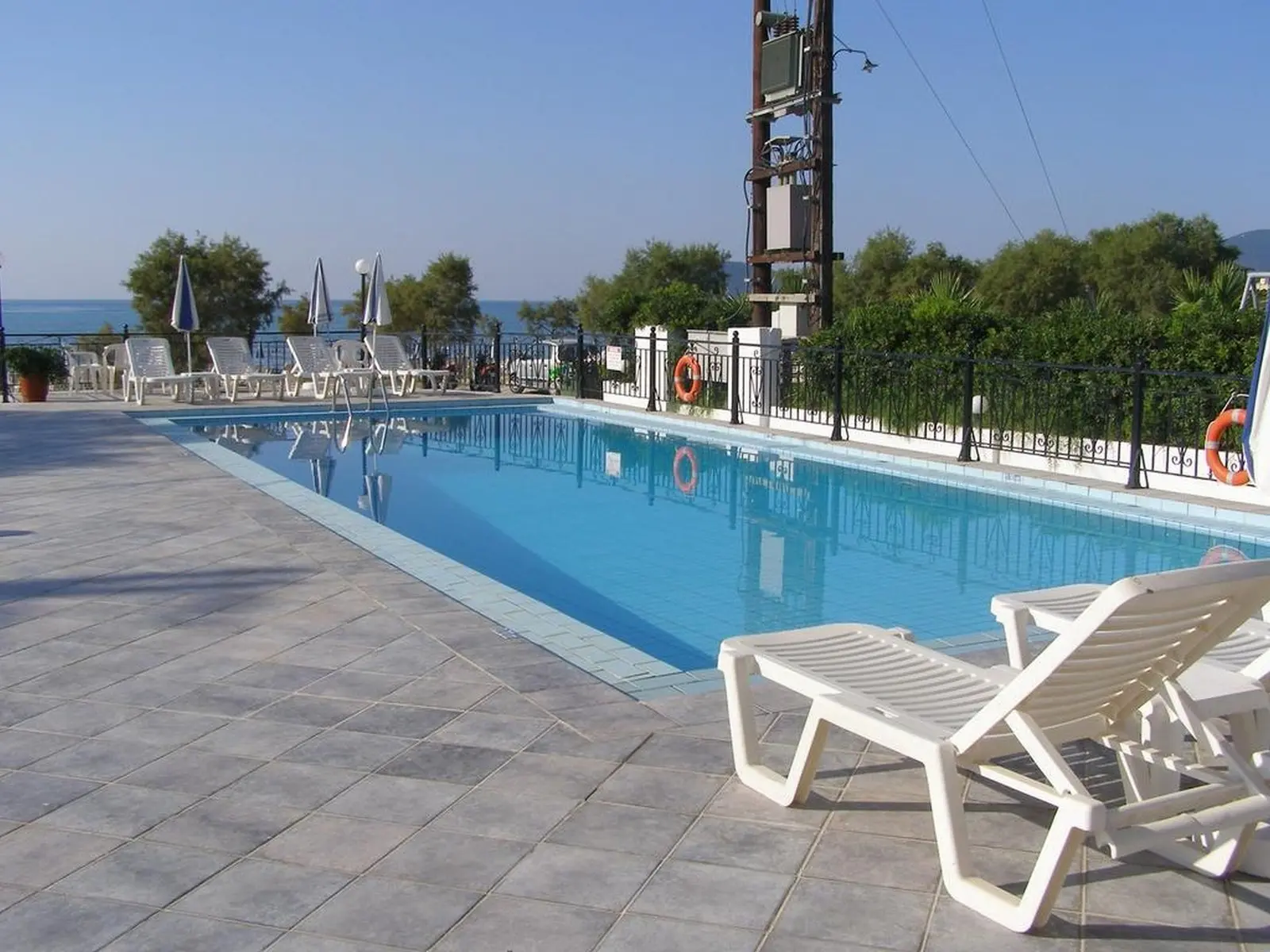 Basen w hotelu Andreolas Beach