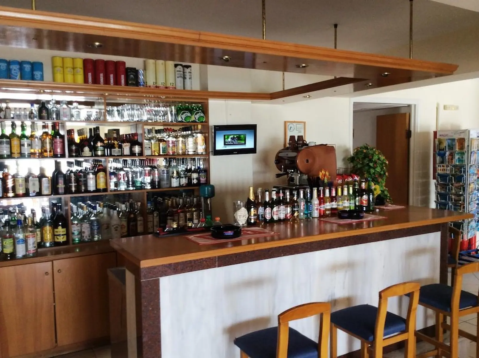 Restauracja i jedzenie w hotelu Andreolas Beach