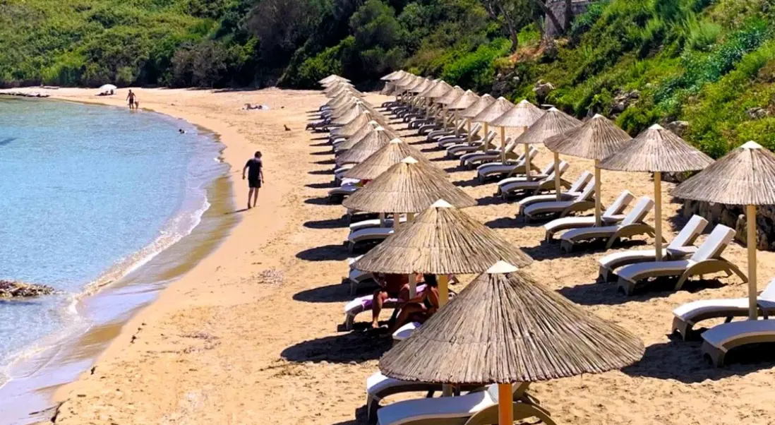 Plaża przy hotelu Aparthotel Koukis Beach