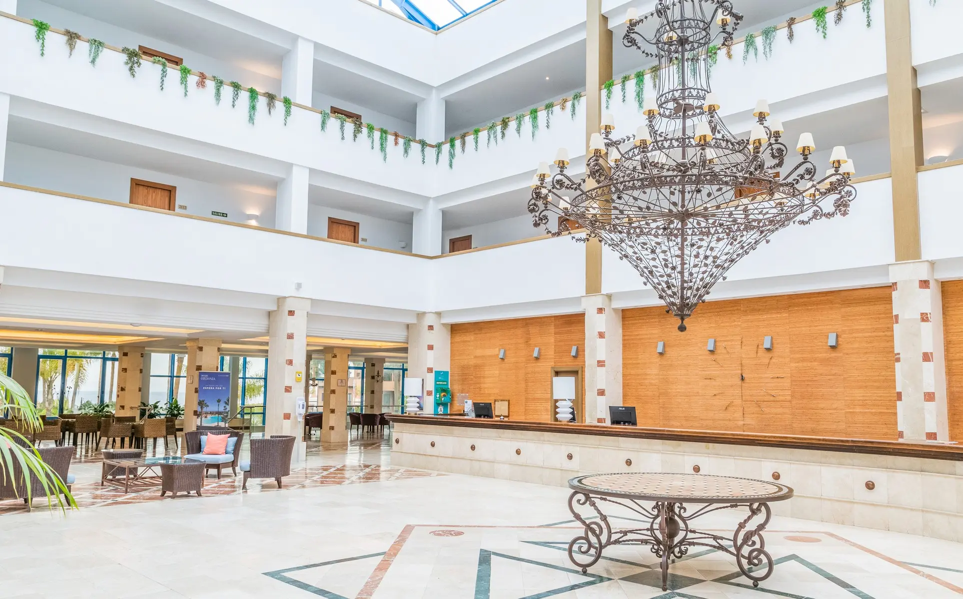 Lobby hotelu Bakour Oh Nice Costa del Sol