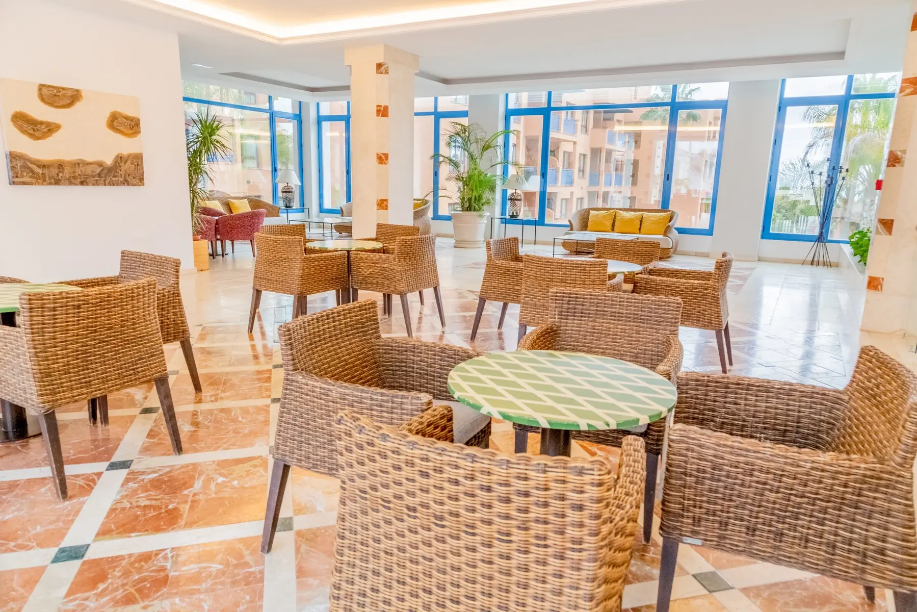 Restauracja i jedzenie w hotelu Bakour Oh Nice Costa del Sol