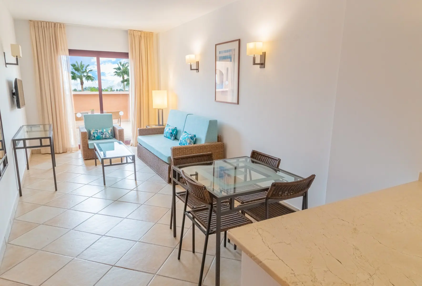 Restauracja i jedzenie w hotelu Bakour Oh Nice Costa del Sol