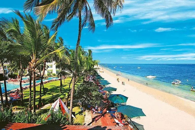 Bamburi Beach — BAMBURI BEACH