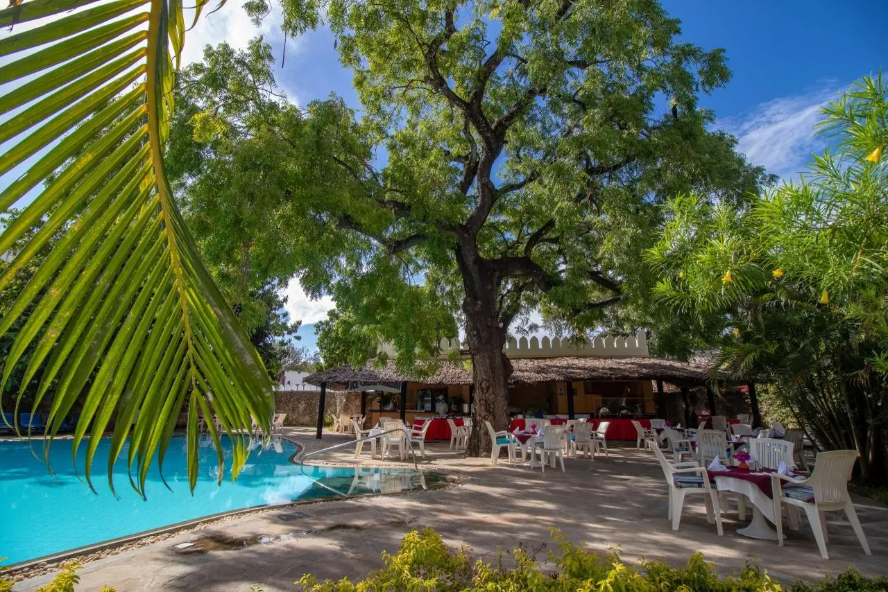 Bamburi Beach — BAMBURI BEACH