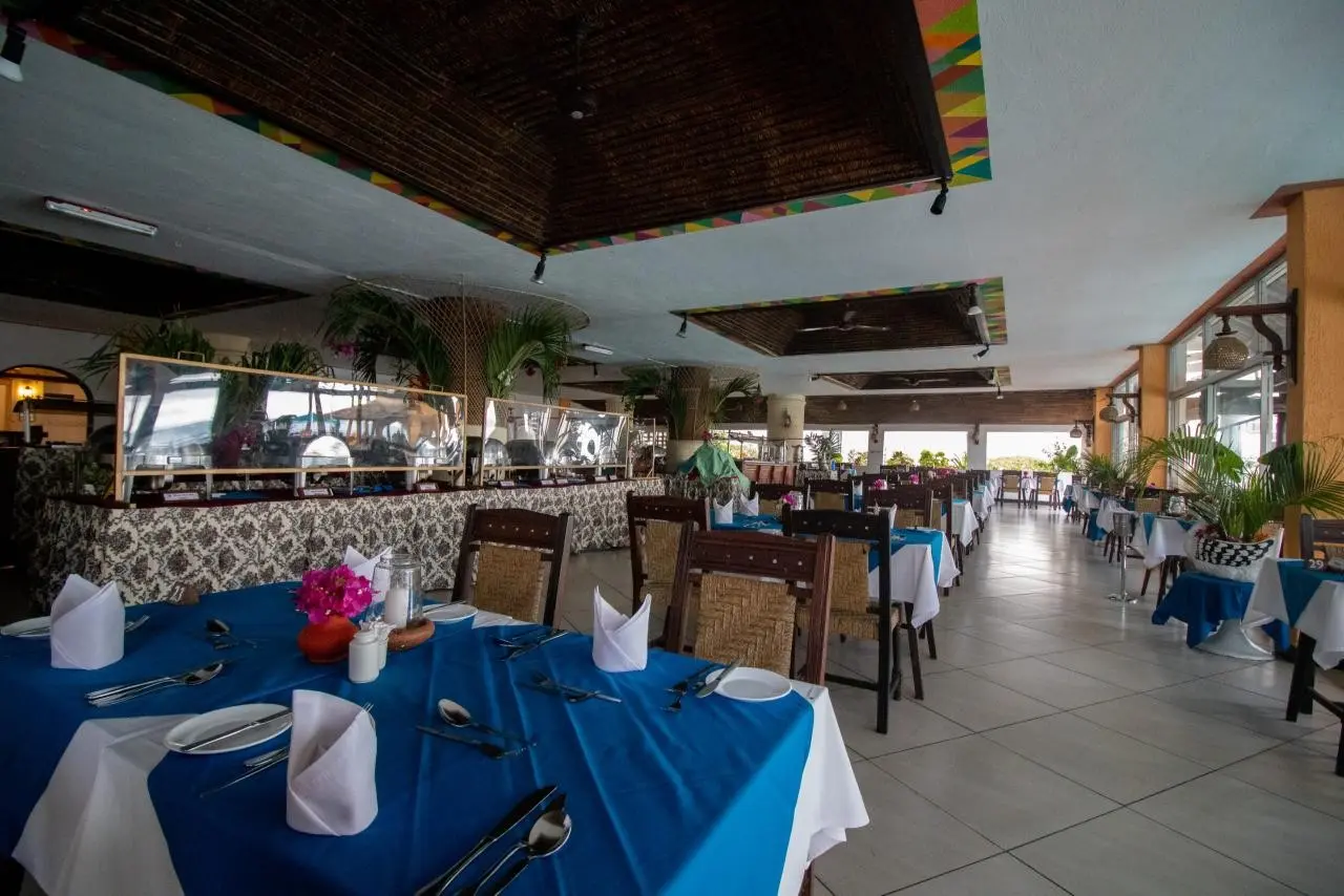 Bamburi Beach — BAMBURI BEACH