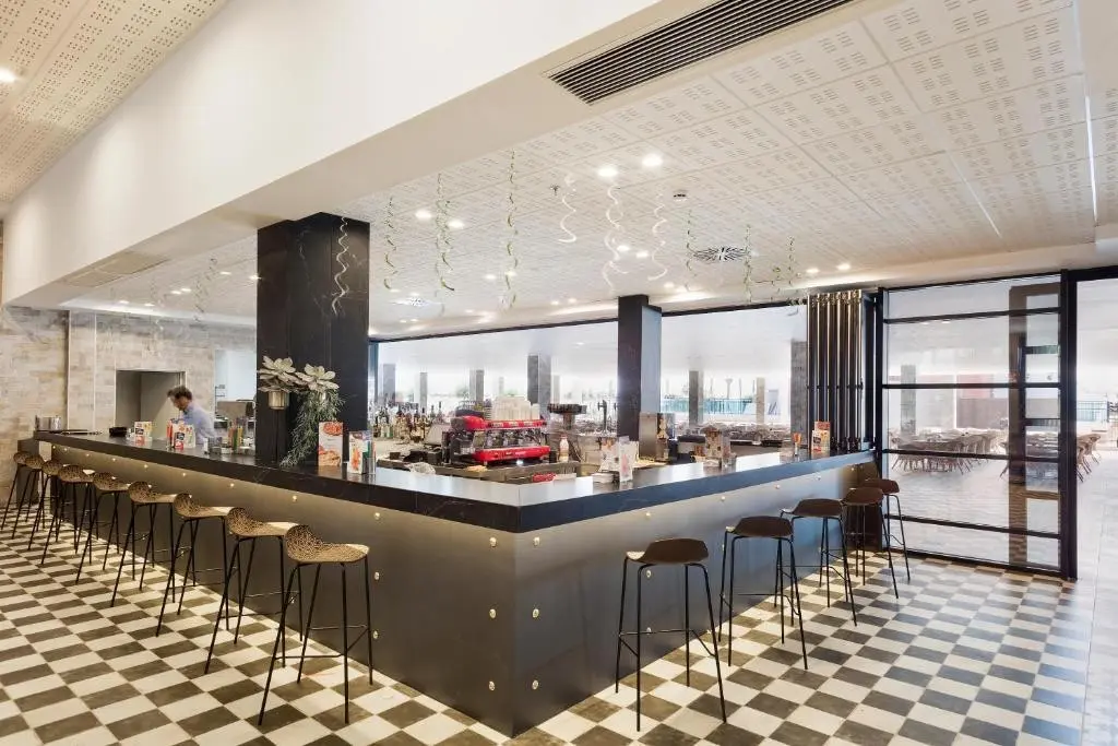 Best Costa Ballena — BEST COSTA BALLENA