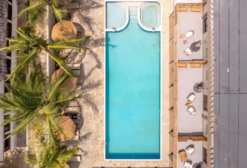 Basen w hotelu Blackstone Beach Resort