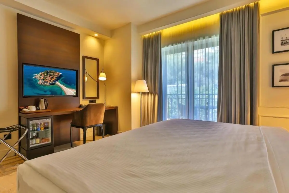 California Beach — CALIFORNIA BY AYCON