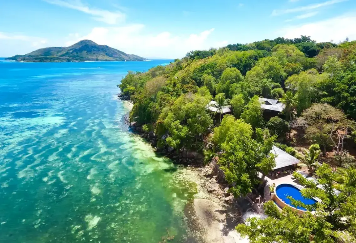 Plaża przy hotelu Cerf Island Resort