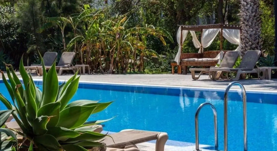 Basen w hotelu El Cortijo de Zahara