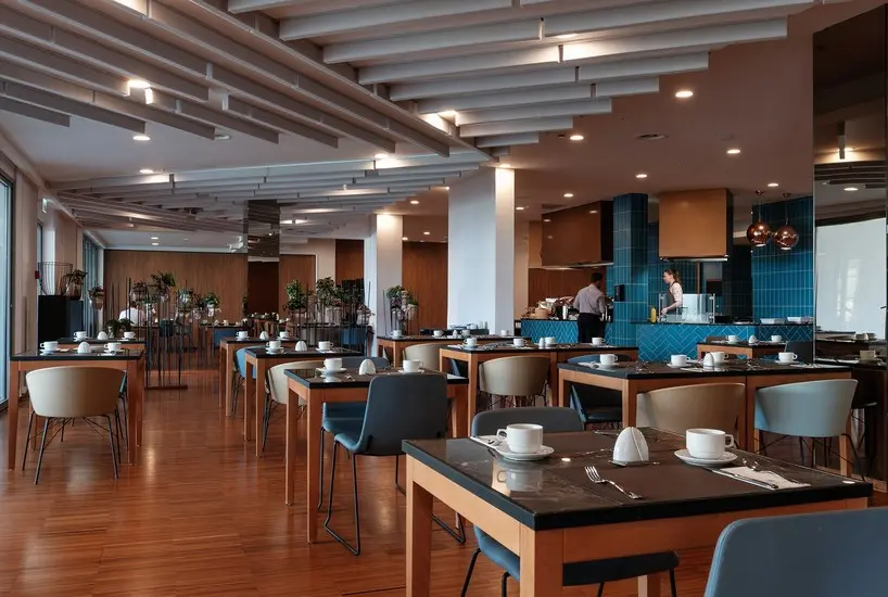 Eurostars Queen of Montenegro — EUROSTARS QUEEN OF MONTENEGRO