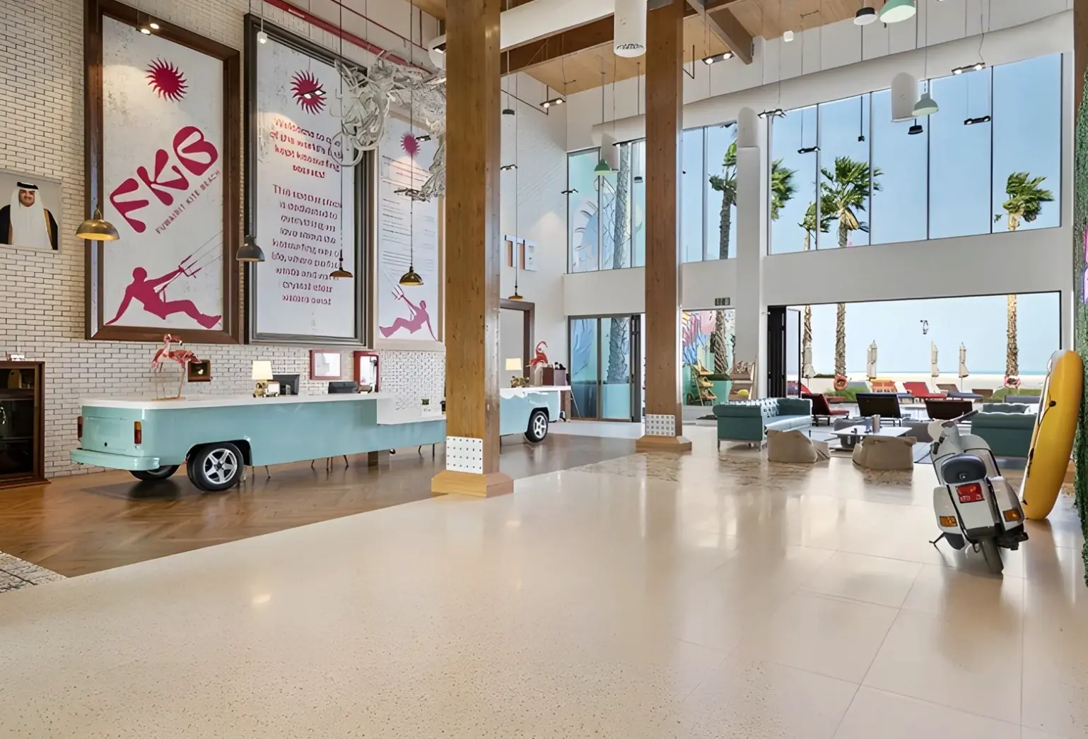 Lobby hotelu Fuwairit Kite Beach, Tapestry Collection by Hilton