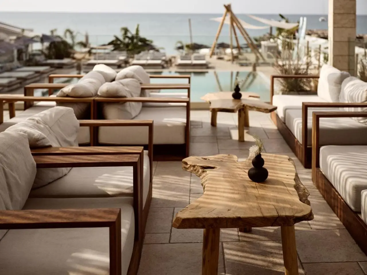 Basen w hotelu Gardelli Resort