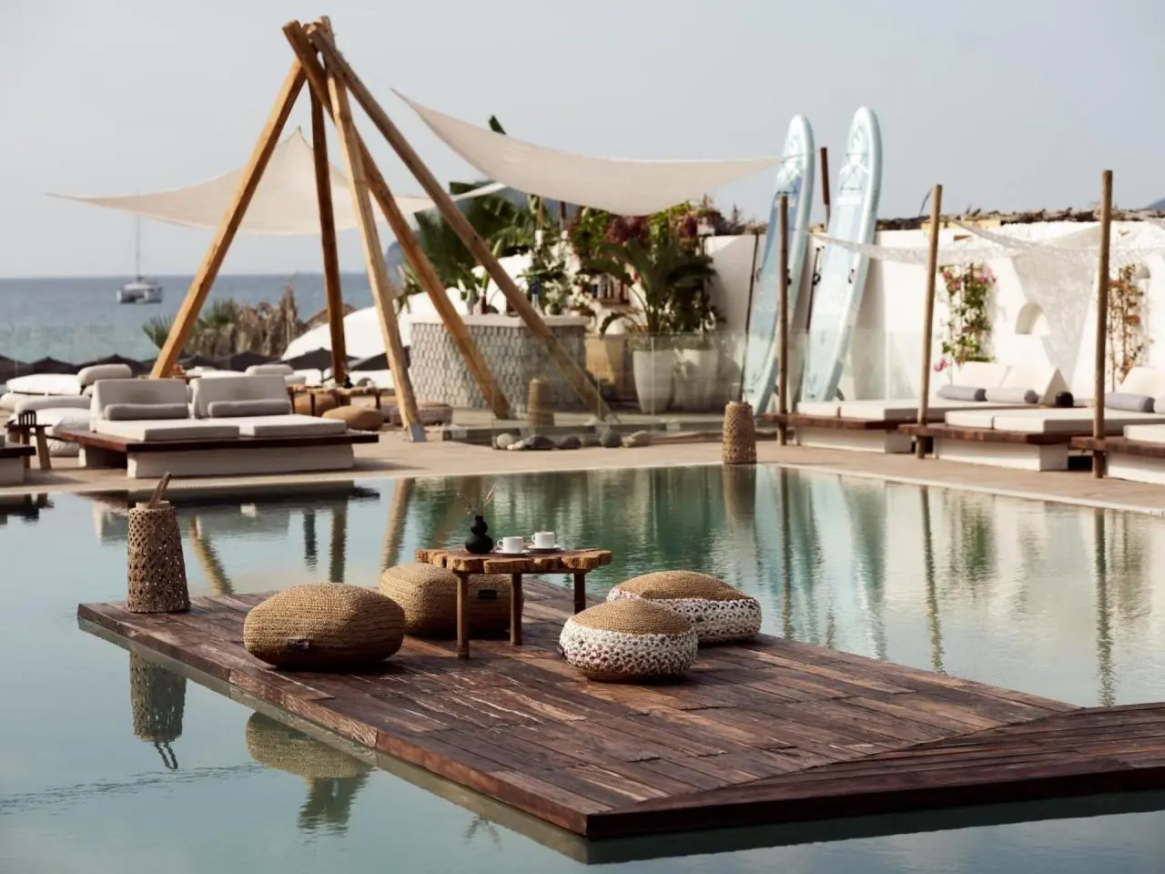 Basen w hotelu Gardelli Resort