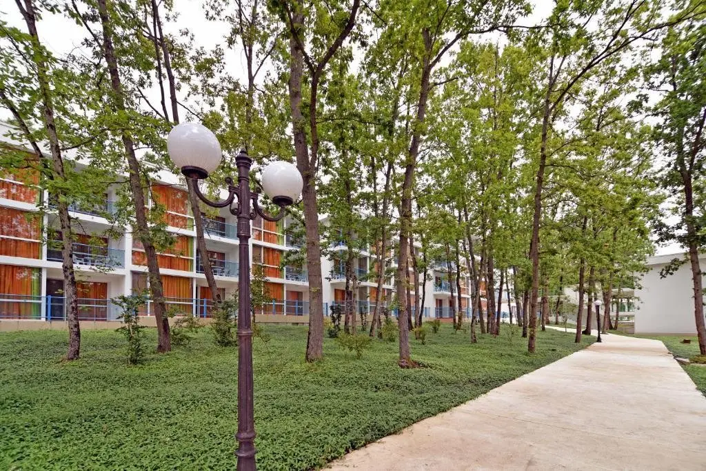 Golden Beach Parkhotel — FOREST BEACH