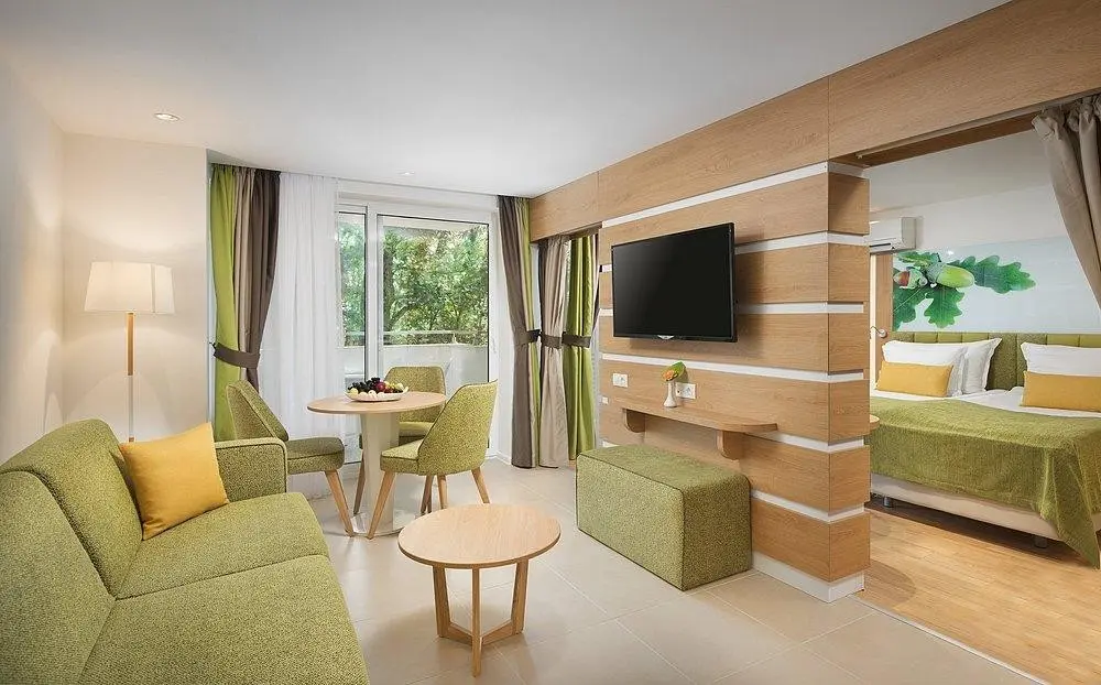 Golden Beach Parkhotel — FOREST BEACH