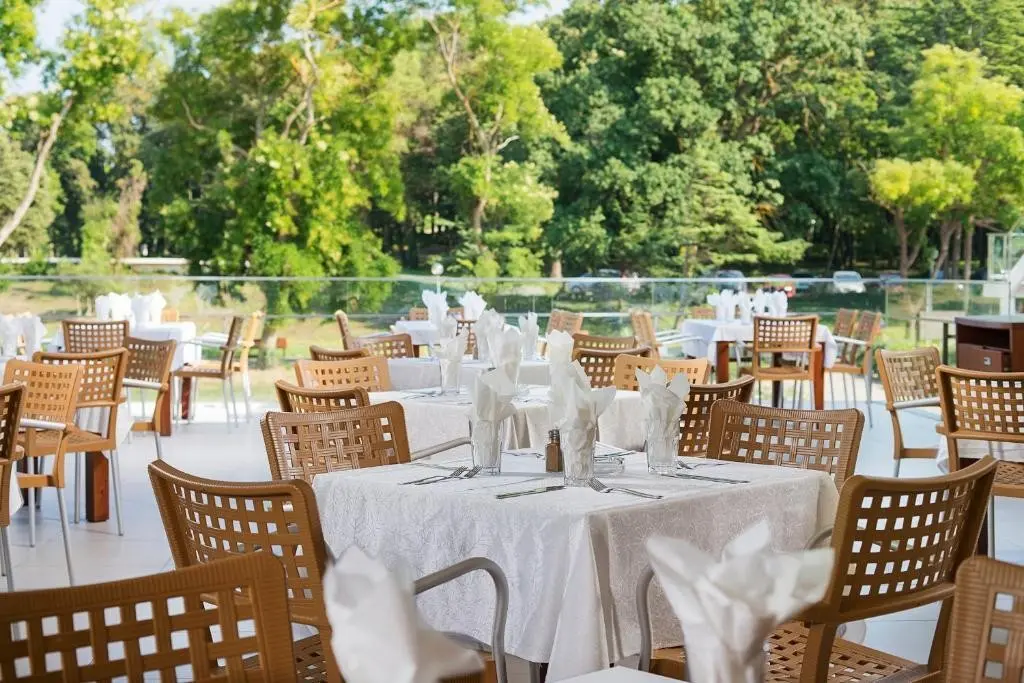 Golden Beach Parkhotel — FOREST BEACH