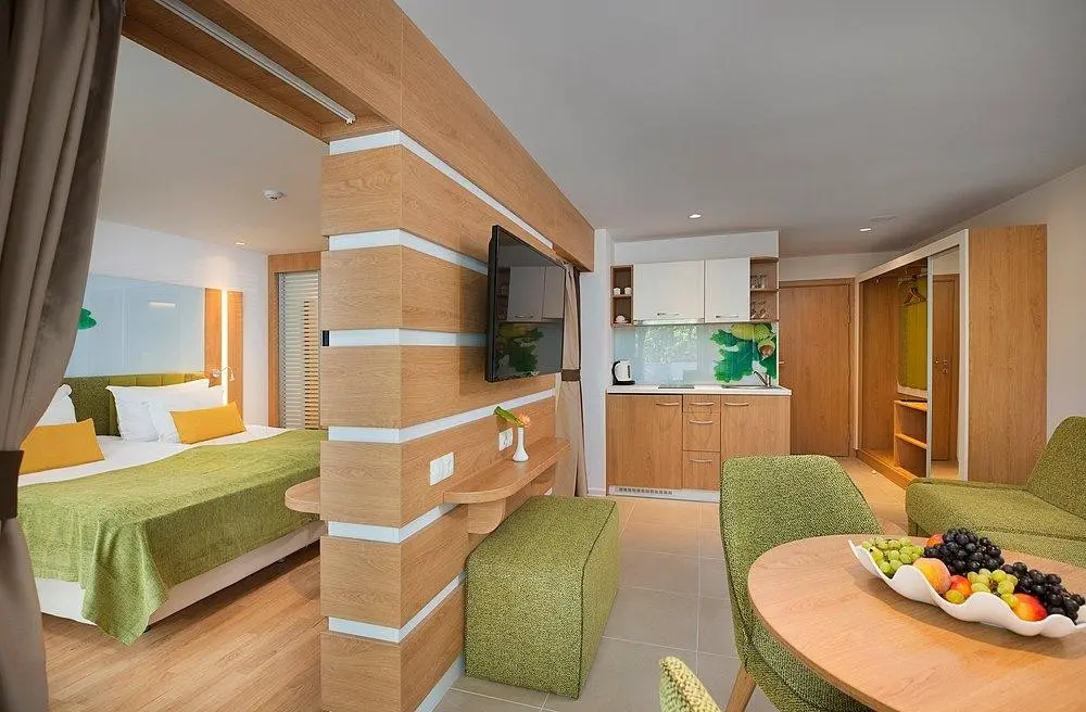 Golden Beach Parkhotel — FOREST BEACH