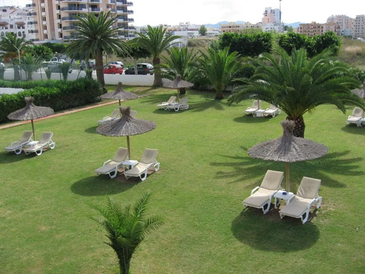 Basen w hotelu Gran Sol