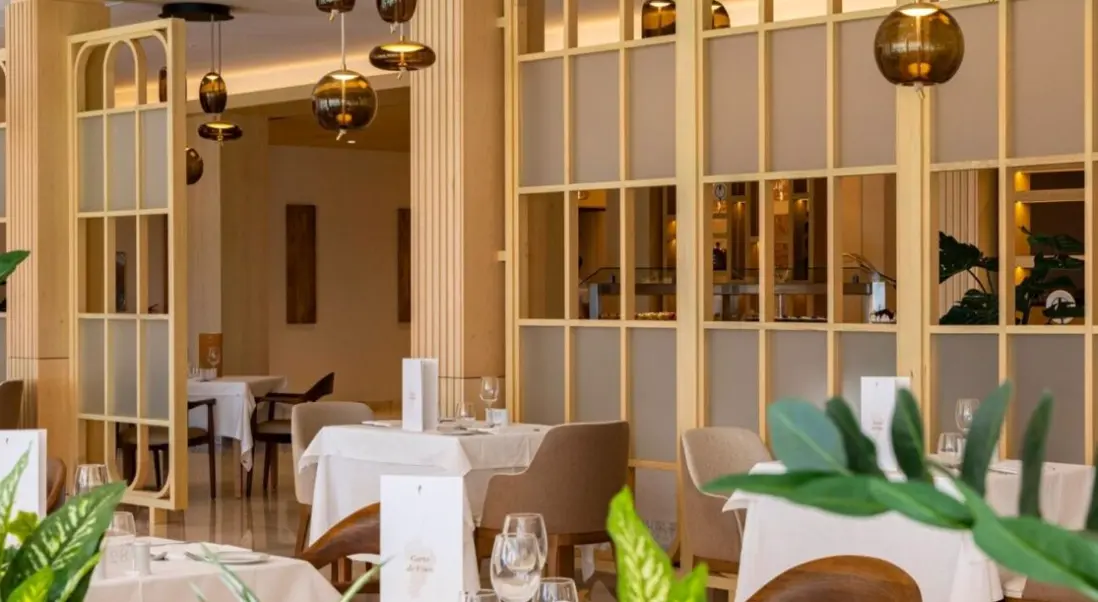 Restauracja i jedzenie w hotelu Hipotels Barrosa Palace Spa & Wellness
