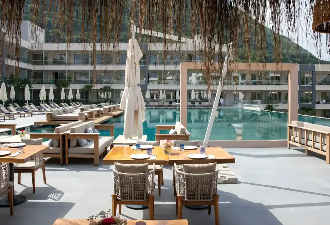 Basen w hotelu Hyatt Regency Kotor Bay Resort