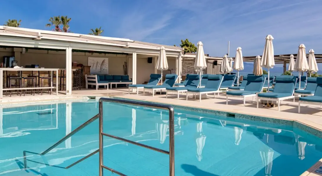 Basen w hotelu Iakinthos - Tsilivi Beach